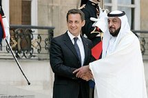 الرئيس الفرنسي مع الشيخ خليفة بن زايد آل نهيان رئيس دولة الامارات العربية المتحدة