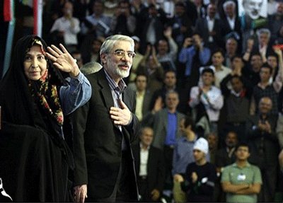 مير حسين موسوي وزوجتة السيدة زهرة رهنورد