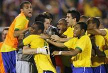 الفريق البرازيلي يفوز على جنوب افريقيا ليواجه الأحد الفريق الاميركي في كأس القارات 