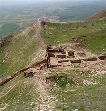 موقع أثري أفغاني يعود إلى حقبة الاخمينيين الذين أطاح بهم الاسكندر مهدد بشق طريق عبره موقع أثري أفغاني يعود إلى حقبة الاخمينيين الذين أطاح بهم الاسكندر مهدد بشق طريق عبره