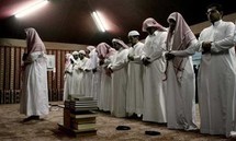 أحكام بتنفيذ حد الحرابة والإعدام والسجن بحق 330 من منتسبي القاعدة في السعودية أحكام بتنفيذ حد الحرابة والإعدام والسجن بحق 330 من منتسبي القاعدة في السعودية