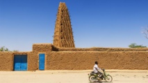 مدينة أجاديز بالنيجر ... مفترق طرق الأمل والأحلام المحطمة