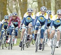 دراج فرنسي يحرز المرحلة السابعة من تور دو فرانس وإيطالي ينتزع الصدارة