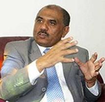 وزير الاعلام اليمني حسن اللوزي