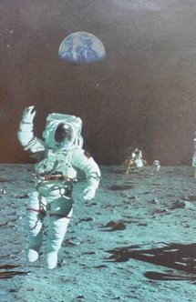 لحظة هبوط نيل ارمسترونغ على سطح القمر في 20 تموز- يوليو 1969