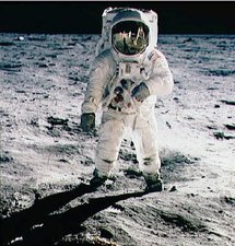 اربعون عاما على الخطوات الاولى على سطح القمر