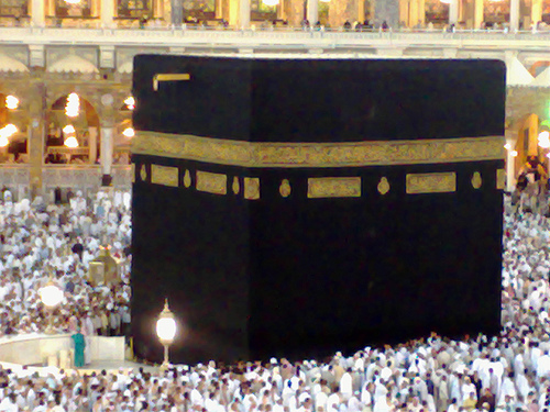 أول وفاة بأنفلونزا الخنازير بالسعودية تجدد المخاوف من قدوم مليوني شخص في موسم الحج أول وفاة بأنفلونزا الخنازير بالسعودية تجدد المخاوف من قدوم مليوني شخص في موسم الحج