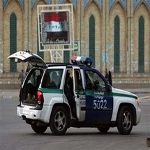 مسلحون يقتلون 8 حراس ويسرقون رواتب الشرطة وموظفي وزارة الداخلية من مصرف وسط بغداد مسلحون يقتلون 8 حراس ويسرقون رواتب الشرطة وموظفي وزارة الداخلية من مصرف وسط بغداد