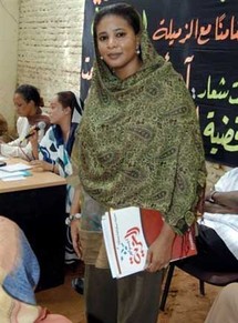 عقوبة أرتداء البنطال ...قرار منتظر اليوم بأربعين جلدة للصحافية السودانية لبنى الحسين  