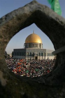كتابات غامضة على كأس حجري بالقدس ربما يكون المسيح قد أستخدمه قبل العشاء الأخير كتابات غامضة على كأس حجري بالقدس ربما يكون المسيح قد أستخدمه قبل العشاء الأخير
