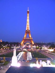 الأزمة المالية تضرب قطاع السياحة في فرنسا