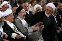 خاتمي بين كروبي ورفسنجاني خاتمي بين كروبي ورفسنجاني