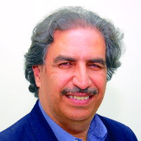 الكاتب و القاص و المترجم اليحريني عبدالقادر عقيل