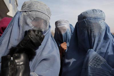 هولندا تعرب عن سخطها من قانون أفغاني يبيح تجويع المرأة أن رفضت مضاجعة زوجها هولندا تعرب عن سخطها من قانون أفغاني يبيح تجويع المرأة أن رفضت مضاجعة زوجها
