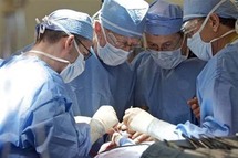 إجراء أول عملية زراعة وجه لرجل في إسبانيا إجراء أول عملية زراعة وجه لرجل في إسبانيا