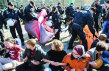 المناوئون لقمة العشرين المناوئون لقمة العشرين