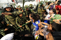 اعمال العنف في شينجيانغ التي سيطر عليها الجيش الصيني خلال ايام