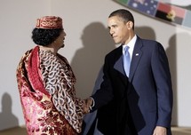 باراك اوباما ومعمر القذافي