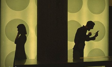 حين يختفي الوهج وتخف المجاملات لا بد للحياة الزوجية من بعض الأوهام والأكاذيب الصغيرة