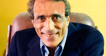 الكاتب المصري محمود عوض
