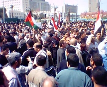 الشارع العراقي ينضم الى حكومته في التنديد بجيران العراق الذي يقتلون أبناءه بدم بارد الشارع العراقي ينضم الى حكومته في التنديد بجيران العراق الذي يقتلون أبناءه بدم بارد
