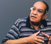 الروائى المصري محمد صفاء عامر الروائى المصري محمد صفاء عامر