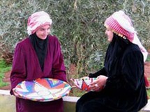 البساطة والأناقة والانسجام مع البيئة من جماليات الأزياء الشعبية في جنوب سوريا البساطة والأناقة والانسجام مع البيئة من جماليات الأزياء الشعبية في جنوب سوريا
