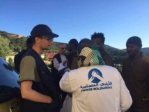 السلطات المغربية تمنع حملة إنسانيه لصالح المهاجرين في طنجة السلطات المغربية تمنع حملة إنسانيه لصالح المهاجرين في طنجة