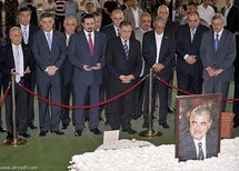 الغموض يكتنف الوضع السياسي في لبنان بعد تنحي الحريري عن منصبه الغموض يكتنف الوضع السياسي في لبنان بعد تنحي الحريري عن منصبه