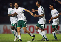 السعوديون غاضبون من منتخبهم الوطني بعد تبخر حلم المونديال و صحافتهم تختلف حول أسباب الهزيمة السعوديون غاضبون من منتخبهم الوطني بعد تبخر حلم المونديال و صحافتهم تختلف حول أسباب الهزيمة