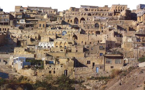 ماردبين حيث تتعايش الاعراق التركية والكردية والعربية ماردبين حيث تتعايش الاعراق التركية والكردية والعربية