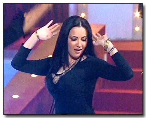 الممثلة والمطربة السورية صفاء سلطان الممثلة والمطربة السورية صفاء سلطان