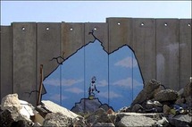 فلسطين من فوهةالبندقية .. جناح خاص يعكس التوجهات الحديثة للفن الفلسطيني في البندقية فلسطين من فوهةالبندقية .. جناح خاص يعكس التوجهات الحديثة للفن الفلسطيني في البندقية