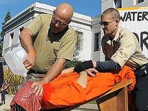 مدراء سابقون لـ "سي أي أيه" يطالبون أوباما بوقف التحقيقات بشأن التعذيب مدراء سابقون لـ "سي أي أيه" يطالبون أوباما بوقف التحقيقات بشأن التعذيب