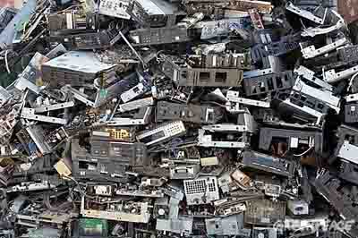 معلومات عالمية عسكرية بالغة السرية ملقاة على أرصفة الشوارع في غانا ساحة النفايات الالكترونية