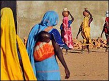 السودانيات يتعرضن للاعتداءات الجنسية في مخيمات اللاجئين في تشاد السودانيات يتعرضن للاعتداءات الجنسية في مخيمات اللاجئين في تشاد