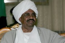 الرئيس السوداني يعد بأن تكون الانتخابات المقبلة حرة وديمقراطية