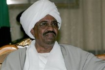 الرئيس السوداني يعد بأن تكون الانتخابات المقبلة حرة وديمقراطية الرئيس السوداني يعد بأن تكون الانتخابات المقبلة حرة وديمقراطية