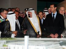 الرئيس السوري والعاهل السعودي اثناءزيارة الاول للسعودية الشهر الماضي