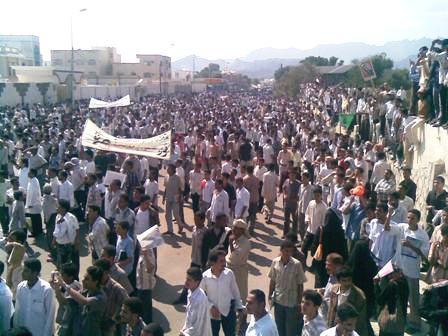 علي عبدالله صالح  متحمس للحوار الوطني وجنوب اليمن يتظاهر لفك الإرتباط مع شماله