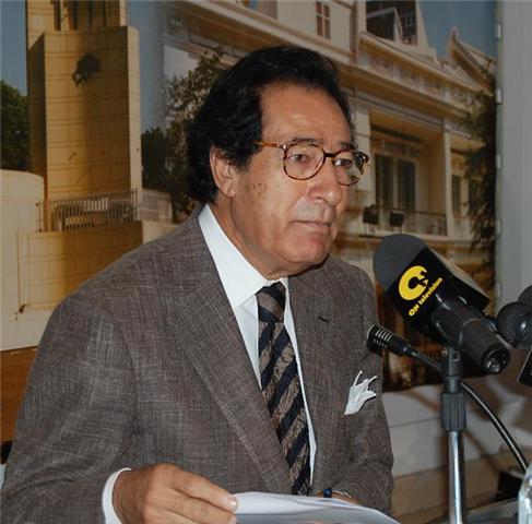 فاروق حسني في مؤتمره الصحفي عن المسرح التجريبي فاروق حسني في مؤتمره الصحفي عن المسرح التجريبي