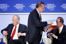 أردوغان ينسحب من جلسة لمنتدى دافوس أحتجاجا على الوقت الممنوح لبيريز
