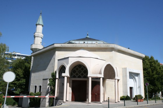 مسجد جنيف مأذنته قصيرة لكنها تزعج جماعة المبادرة الشعبوية  السويسرية
