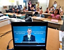 تشجيعا للتلاميذ على القراءة...أوباما يعرب عن إعجابه ب"هاري بوتر" أثناء زيارة لمدرسة ابتدائية تشجيعا للتلاميذ على القراءة...أوباما يعرب عن إعجابه ب"هاري بوتر" أثناء زيارة لمدرسة ابتدائية