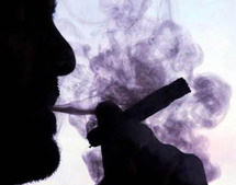 ولاية ماليزية تدرس تطبيق سياسة عدم ترقية الموظفين المدخنين للحد من ظاهرة التدخين