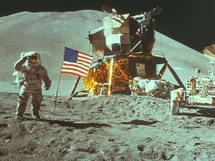 نقص التمويل يجبر ناسا على العودة للتفكير برحلات مأهولة للقمر وتأجيل أستكشاف الكوكب الأحمر  