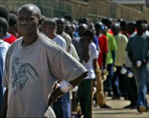 المهاجرون الأفارقة يحولون أكثر من 40 مليار دولار سنويا لبلدانهم وهو ما يمثل10 % من الناتج المحلي