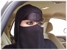 السعوديات يهنئن الكويتيات بقرار السفر دون اذن الزوج ويطالبن بتخليصهن من عقدة المحرم السعوديات يهنئن الكويتيات بقرار السفر دون اذن الزوج ويطالبن بتخليصهن من عقدة المحرم