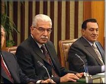 أحمد نظيف الى جانب الرئيس مبارك