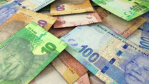 طالبة في جنوب أفريقيا تحصل على قرض بقيمة مليون دولار عن طريق الخطأ
